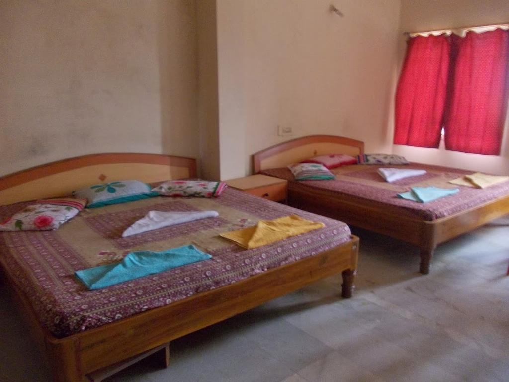 פורי Rishaan Guest House חדר תמונה
