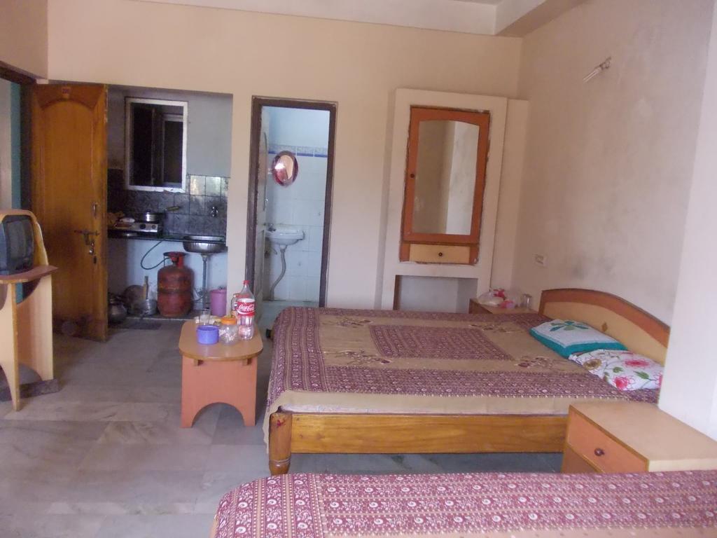 פורי Rishaan Guest House חדר תמונה